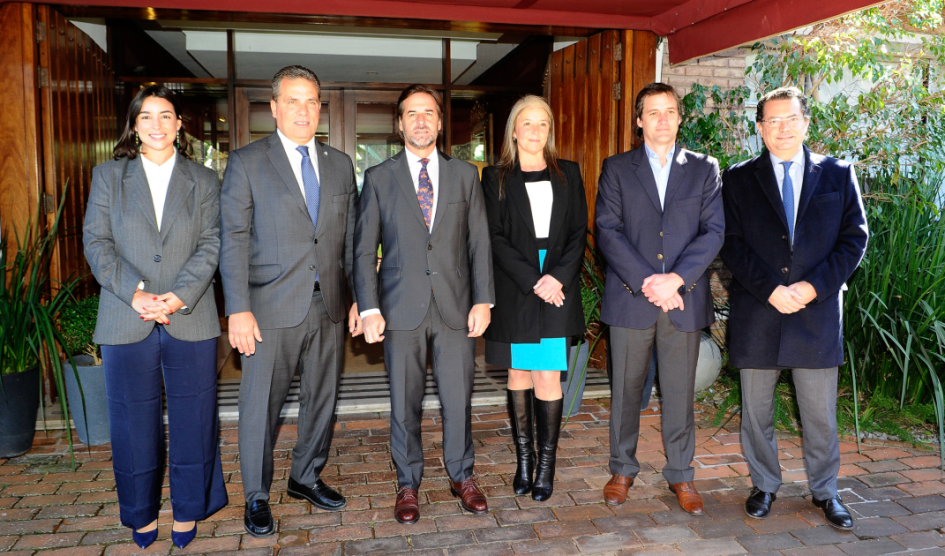 Mariana Cabrera, Salvador Ferrer, Luis Lacalle Pou, Andrea Roth, Facundo Márquez y Rodrigo Ferrés Mariana Cabrera, Salvador Ferrer, Luis Lacalle Pou, Andrea Roth, Facundo Márquez y Rodrigo Ferrés