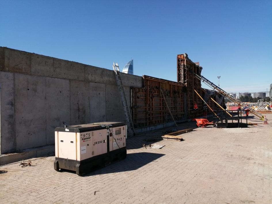Obra civil que se realiza en el Puerto de Montevideo para la instalación de los nuevos escáneres Paredes de hormigón que contendrán a los escáneres del puerto