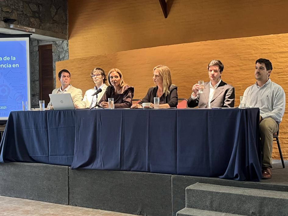 Leonardo García, Federico Florin, Natalia Jul, Alejandra Giuffra, Gonzalo Ramos, Martín Sequeira Expositores