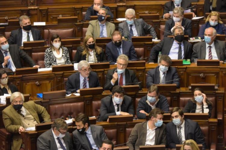 Bensión, Irastorza, Kamil, Blanco MEF en Asamblea General