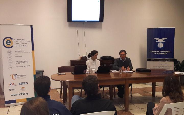 Charla en Tacuarembó Florencia Lopez y Martín Vallcorba