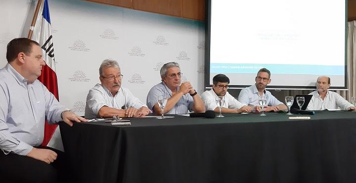 Lanzamiento de proyecto GRP en Ministerio de Ganadería Autoridades del MGAP, del MEF en lanzamiento de Proyecto