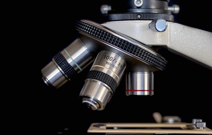 Apoyo al sector Biotecnología Microscopio