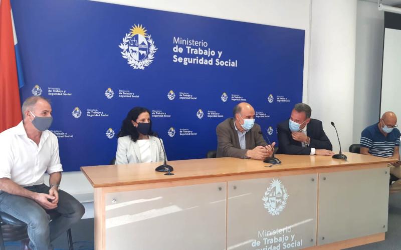 Ministros de Economía, Trabajo y Salud con representantes de trabajadores Acuerdo en sector salud