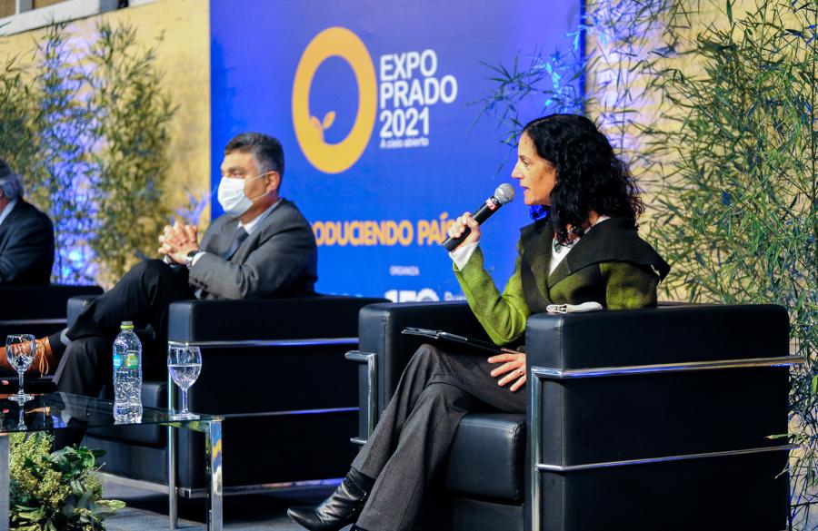 Director de OPP Isaac Alfie y ministra de Economía Azucena Arbeleche Expo Prado 2021