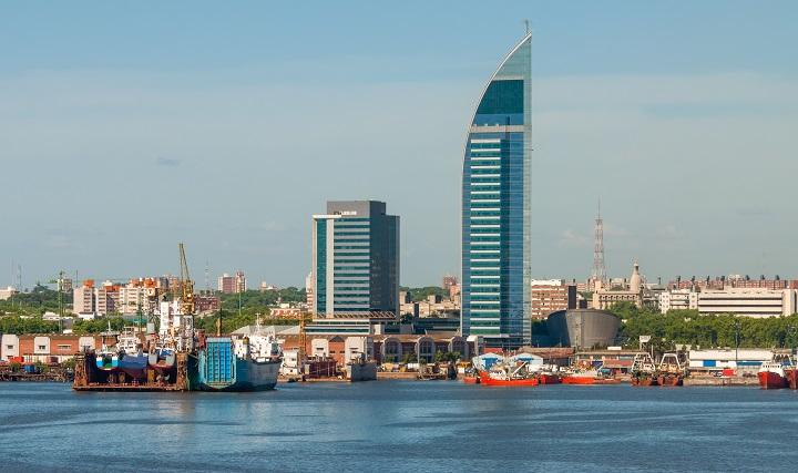 Presentación de la UNASEP en el departamento de Maldonado Vista de la bahía y torre de Antel