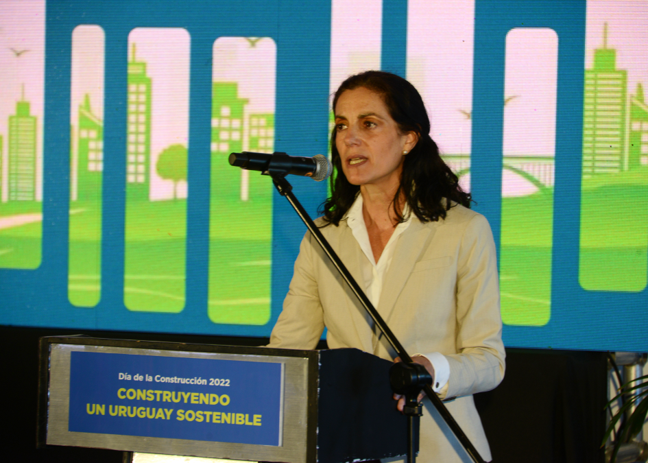 Ministra Azucena Arbeleche Ministra Azucena Arbeleche