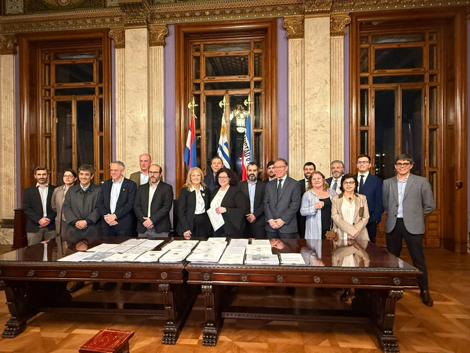 Autoridades entregan Proyecto de Presupuesto Nacional 2025-2029 Autoridades entregan Proyecto de Presupuesto Nacional 2025-2029