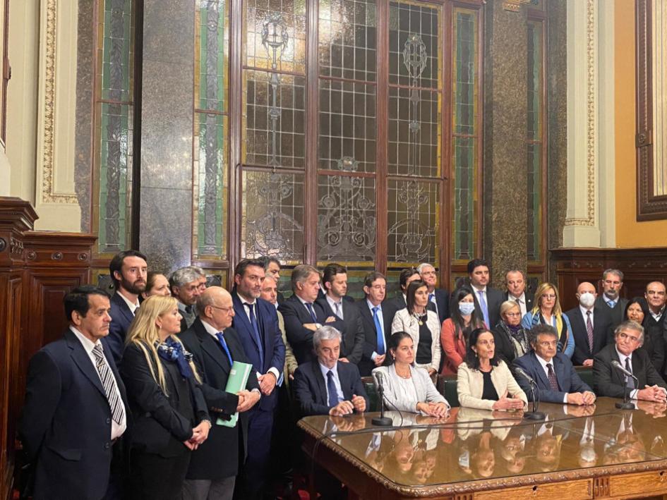 Conferencia de prensa de autoridades del MEF Parlamento