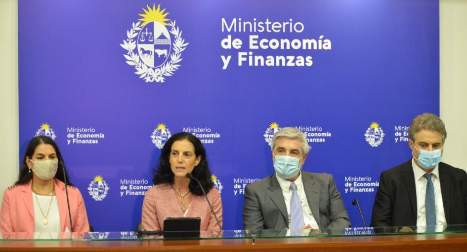 Marcela Bensión, Azucena Arbeleche, Alejandro Irastorza, Herman Kamil Resultado de emisión de bono Samurái