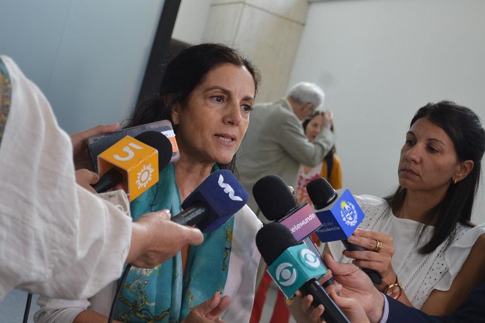 Ministra de Economía y Finanzas, Azucena Arbeleche. Ministra de Economía y Finanzas, Azucena Arbeleche, en entrevista con medios de prensa.