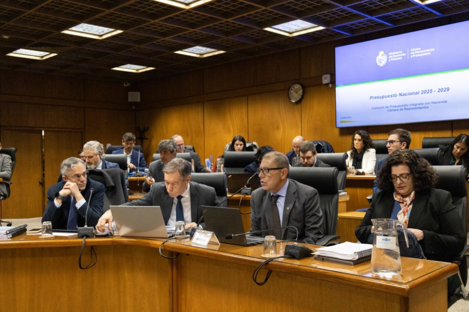Presentación en Comisión de Presupuestos integrada con Hacienda de Diputados
