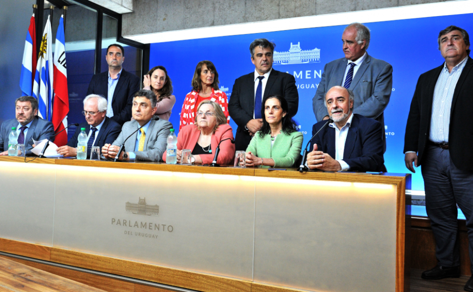 Ministros y legisladores: Comisión Reforma Seguridad Social Comisión Reforma Seguridad Social