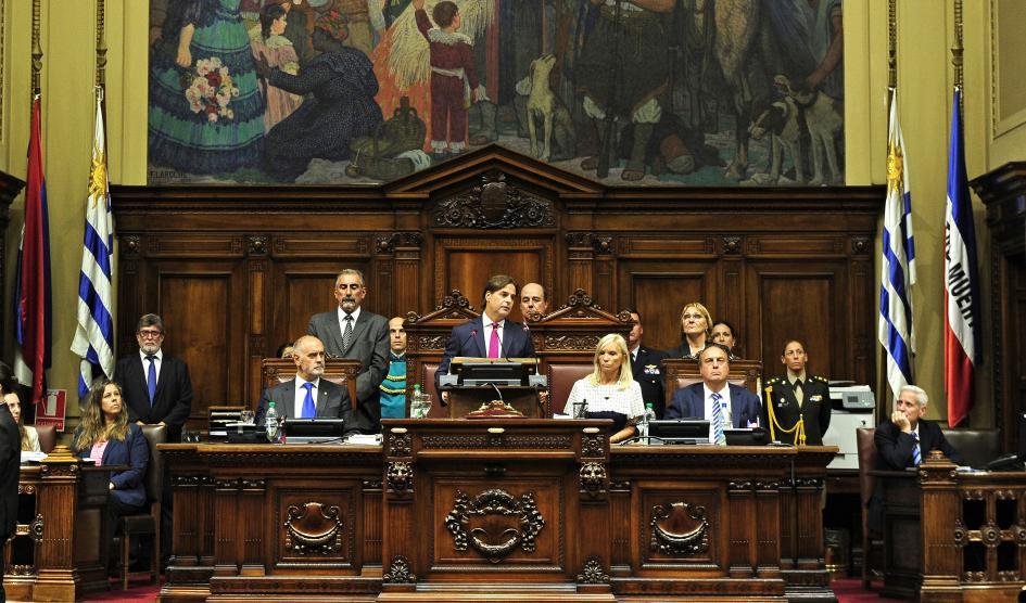 Presidente Luis Lacalle Pou en Asamblea General del Parlamento