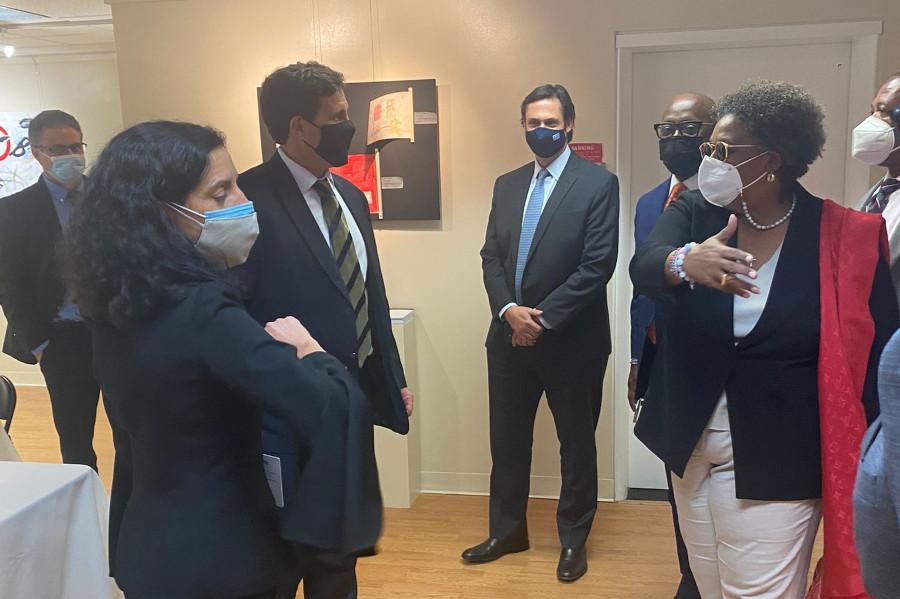Ministra Arbeleche, presidente BCU Diego Labat, embajador Andrés Duran, primera ministra Mia Mottley Encuentro en Washington