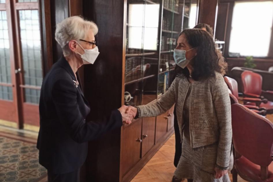 Subsecretaria de Estado Wendy Sherman y ministra de Economía Azucena Arbeleche Visita subsecretaria de Estado Wendy Sherman