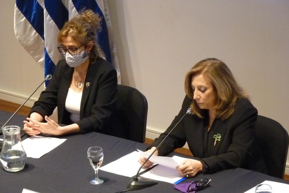Directora de la Unidad de Víctimas y Testigos Mariela Solari y directora de Inmujeres Mónica Bottero Directora de la Unidad de Víctimas y Testigos Mariela Solari y directora de Inmujeres Mónica Bottero