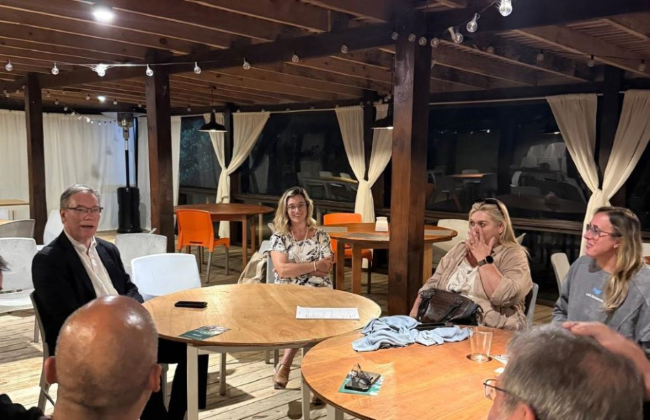 Subsecretario Martín Vallcorba reunido con centros comerciales Subsecretario Martín Vallcorba reunido con centros comerciales