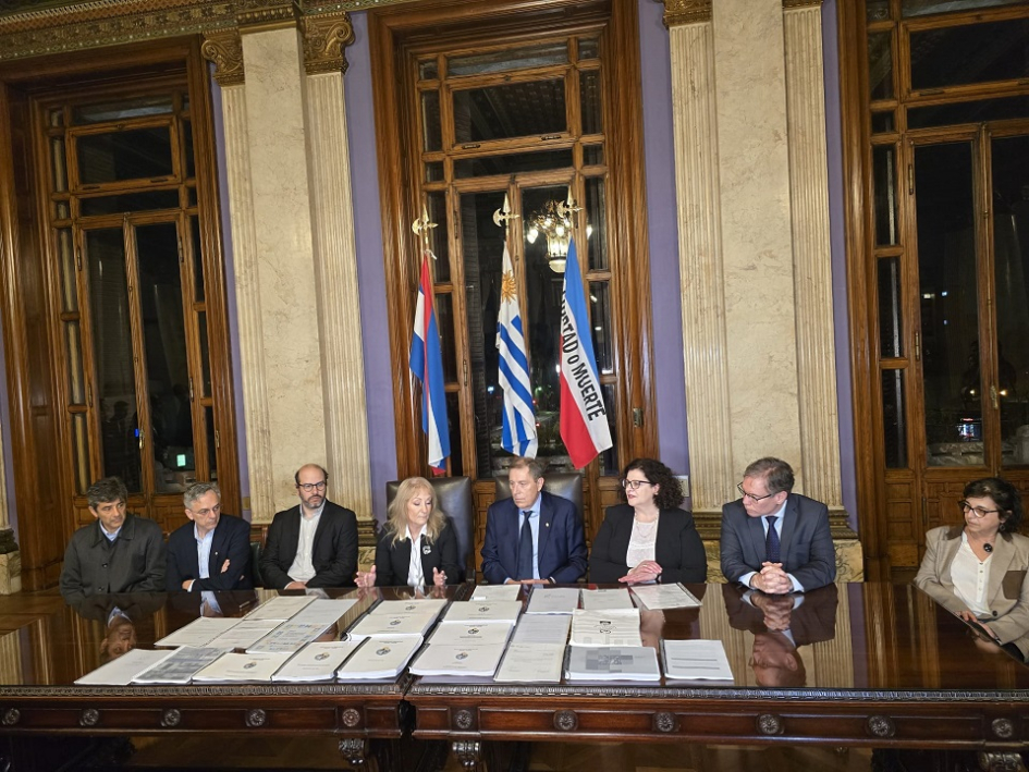 Autoridades entregan Proyecto de Presupuesto Nacional 2025-2029 Autoridades entregan Proyecto de Presupuesto Nacional 2025-2029