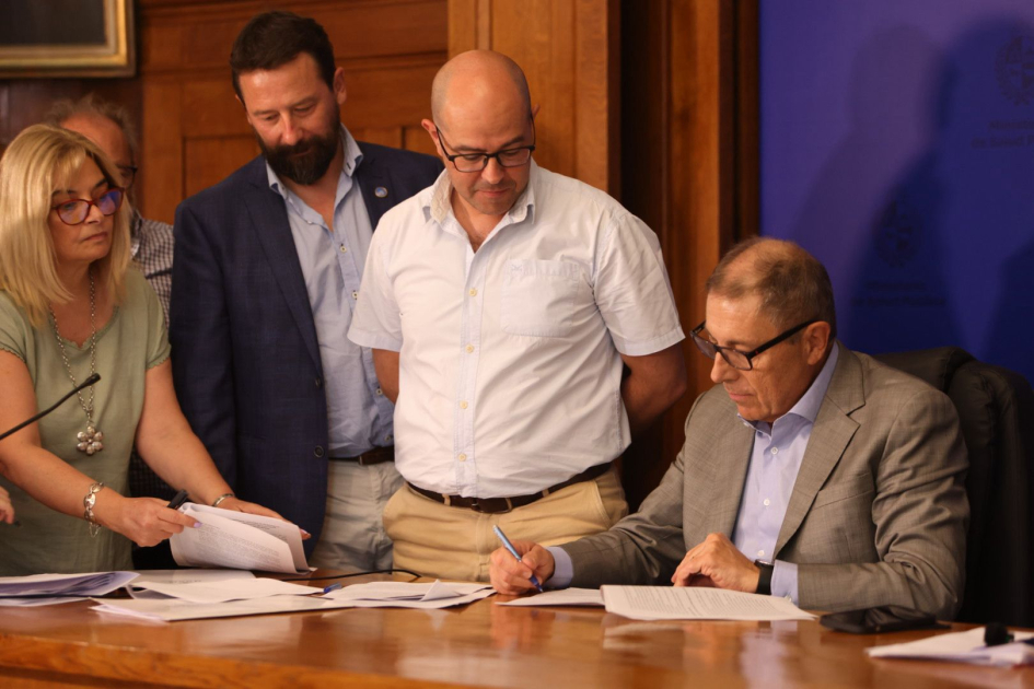 MEF firmó histórico acuerdo para fortalecer la integración del Hospital de Clínicas MEF firmó histórico acuerdo para fortalecer la integración del Hospital de Clínicas