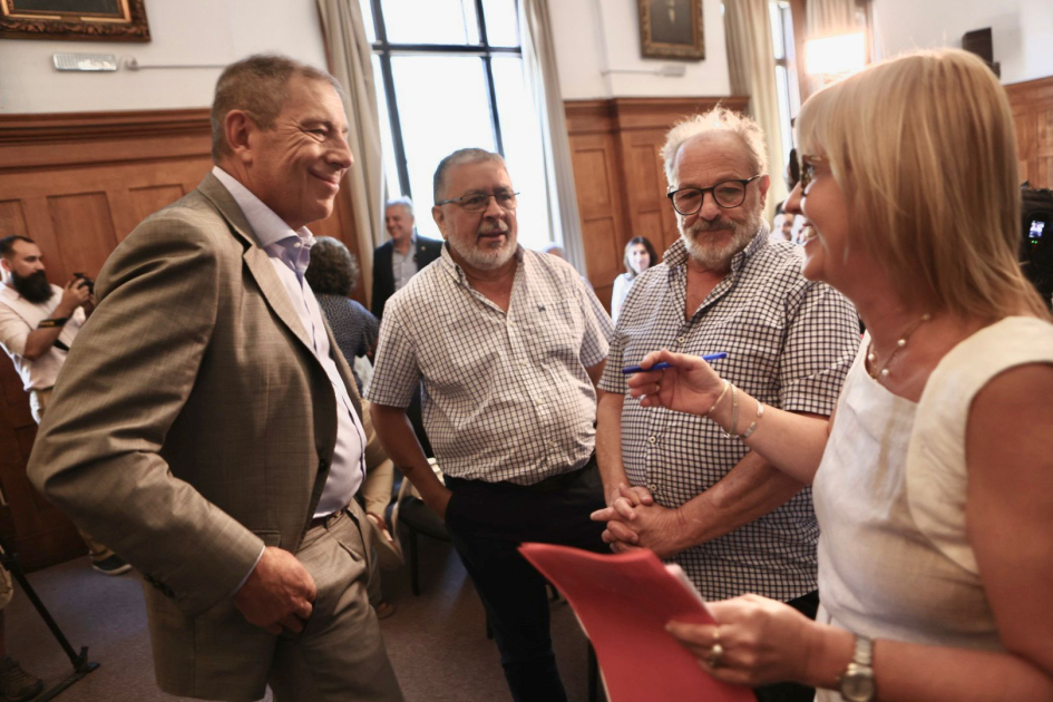 MEF firmó histórico acuerdo para fortalecer la integración del Hospital de Clínicas MEF firmó histórico acuerdo para fortalecer la integración del Hospital de Clínicas