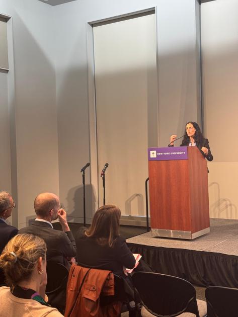 Ministra Azucena Arbeleche disertando en Wall Street Sustainability Forum for Young Professionals Ministra Azucena Arbeleche disertando en Wall Street Sustainability Forum for Young Professionals