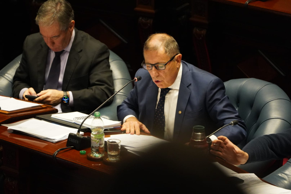 Equipo económico ratifica rumbo del gobierno haciendo foco en la estabilidad, la protección social y