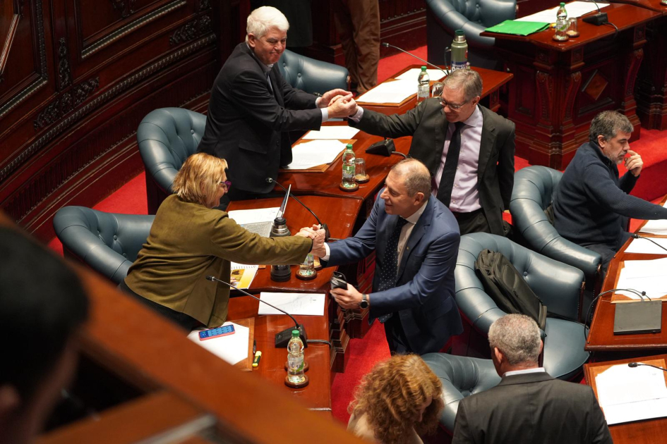 Equipo económico ratifica rumbo del gobierno haciendo foco en la estabilidad, la protección social y