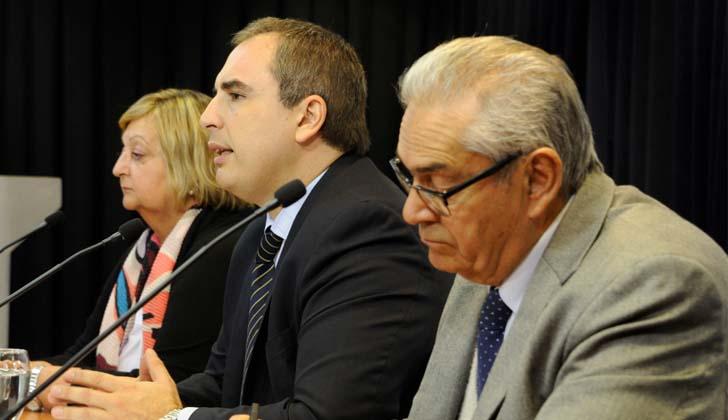 Inclusión Financiera y empresas públicas El ministro interino durante su alocución en el anuncio