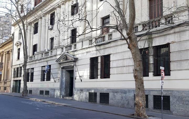 Forma de exposición en la entrega del Control y Seguimiento Fachada Ministerio de Economía y Finanzas