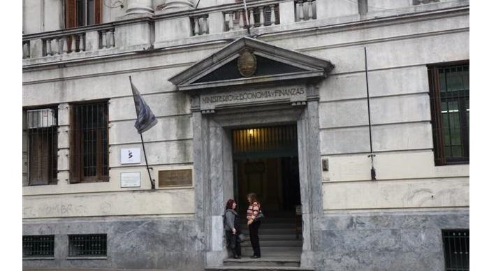 Fachada Ministerio de Economía y Finanzas Fachada Ministerio de Economía y Finanzas