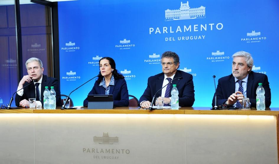 Washington Ribeiro, Azucena Arbeleche, Fernando Blanco y Alejandro Irastorza Washington Ribeiro, Azucena Arbeleche, Fernando Blanco y Alejandro Irastorza