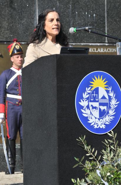 Ministra Azucena Arbeleche Ministra Azucena Arbeleche