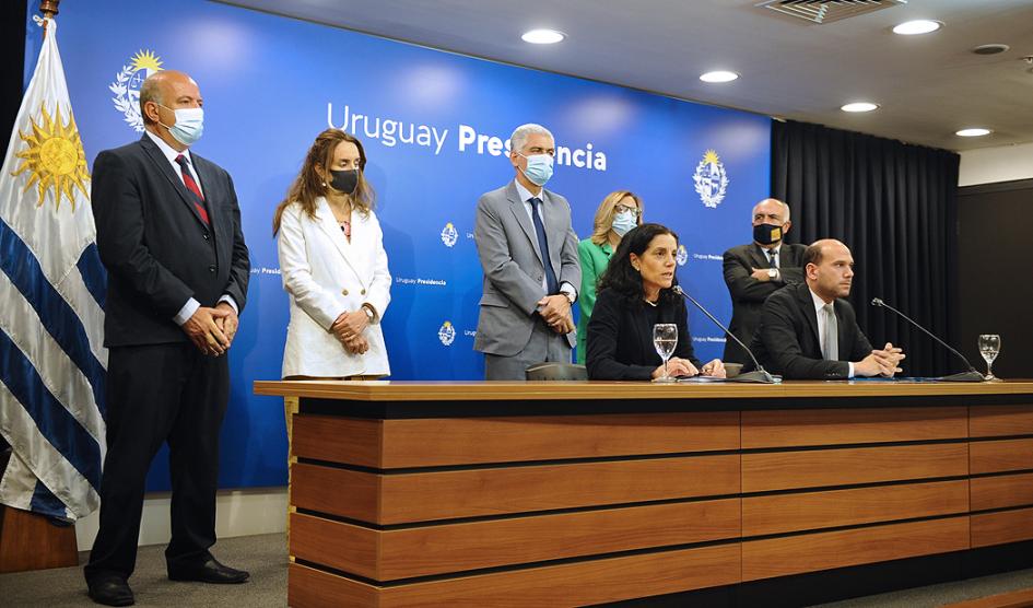Ministra Azucena Arbeleche, ministro Martín Lema Anuncios del gobierno en apoyo a población vulnerable