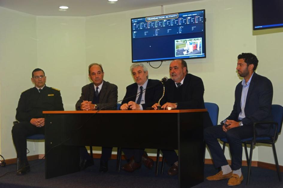 Autoridades presentando el inicio de los trabajos de instalación de los nuevos escáneres Nuevos escáneres en Aduana