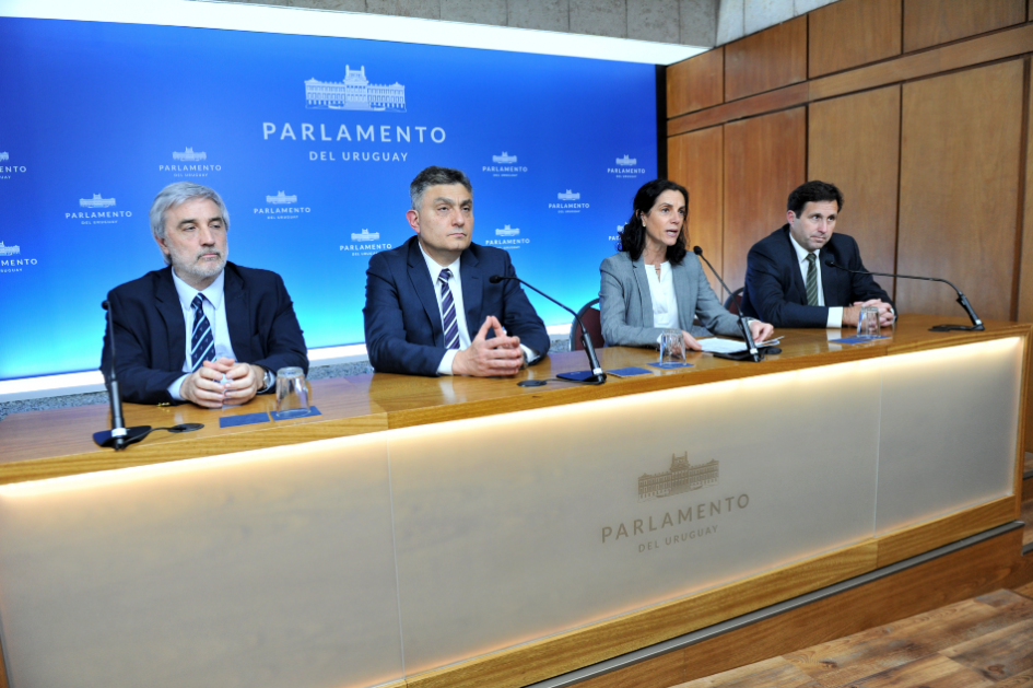 Alejandro Irastorza, Isaac Alfie, Azucena Arbeleche y Diego Labat