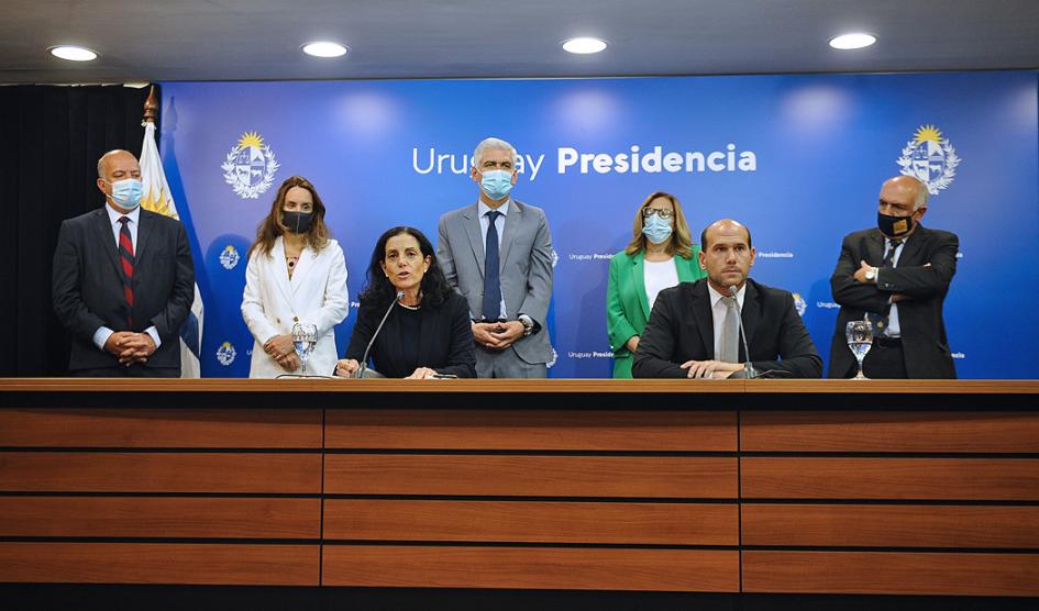 Ministra Azucena Arbeleche, ministro Martín Lema Anuncios del gobierno en apoyo a población vulnerable