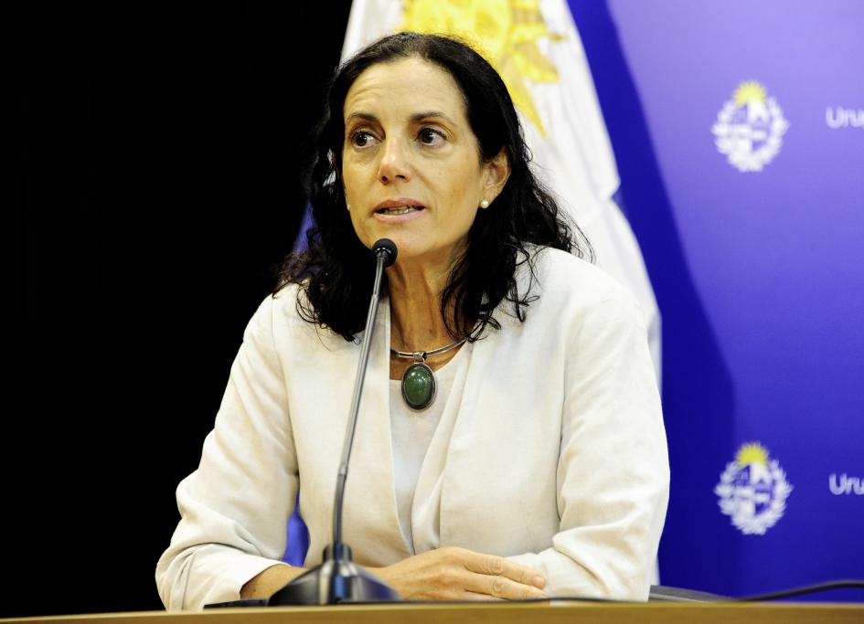 Ministra Azucena Arbeleche Ministra Azucena Arbeleche