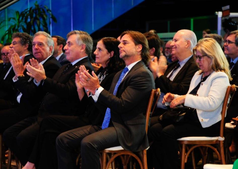 Ministros Fernando Mattos, Omar Paganini, ministra Azucena Arbeleche, presidente Lacalle Pou Reconocimiento al esfuerzo exportador