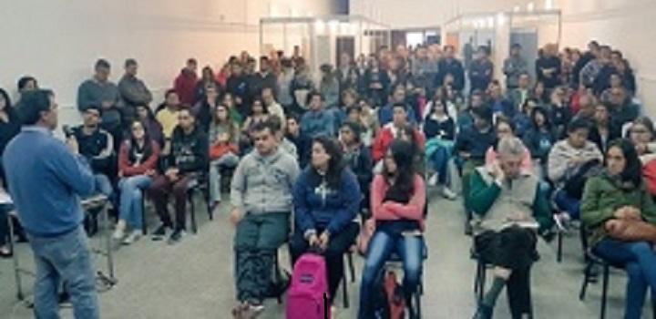 El Ministerio de Industria Energía y Minería y la Intendencia Departamental de Paysandú estuvieron a cargo de la organización del evento Oportunidades para Crecer: Feria de Beneficios para Empresas. El evento convocó a un gran número de instituciones así como de participantes, entre las que se encontraron; la Unidad de Apoyo al Sector Privado (UNASEP), Dirección Nacional de Pequeñas y Medianas Empresas (DINAPYME), Agencia Nacional de Desarrollo (ANDE), Instituto Nacional de Empleo y Formación Profesional (INEFOP), Laboratorio Tecnológico del Uruguay (LATU), entre otros. En esta oportunidad la actividad se llevó a cabo en el Centro Comercial e Industrial de Paysandú. Florida 977. Paysandú. Desde la UnASeP, se brindó atención y asesoramiento al público asistente y participó con un stand en la Feria de beneficios. Feria en Paysandú