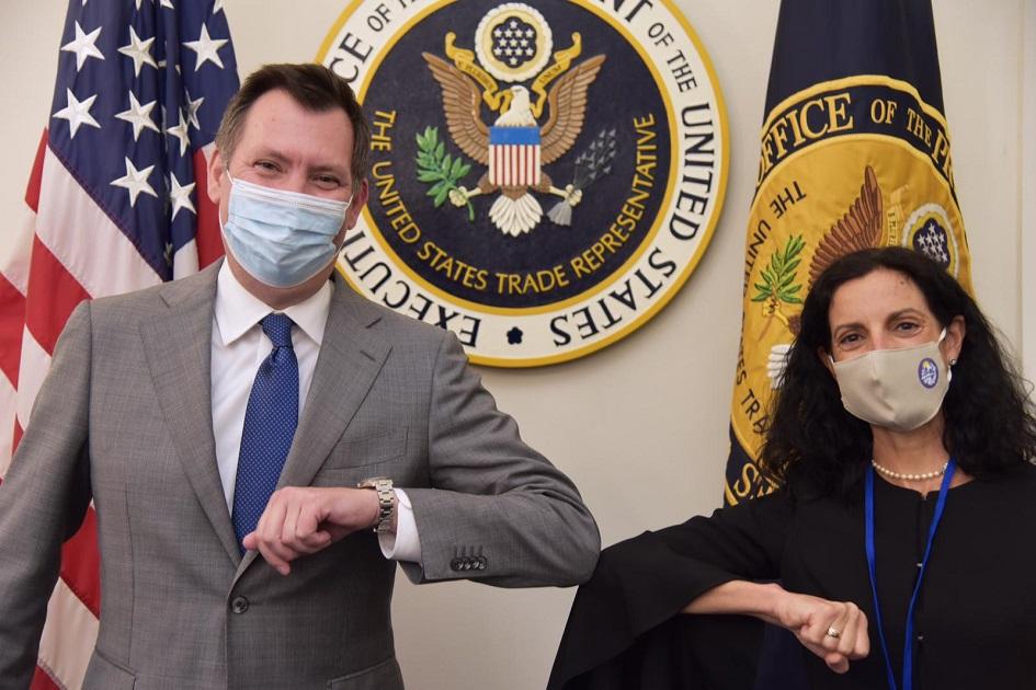 Representante comercial adjunto del Gobierno de Estados Unidos Jayme White y ministra Azucena Arbeleche Representante comercial adjunto del Gobierno de Estados Unidos Jayme White y ministra Azucena Arbele