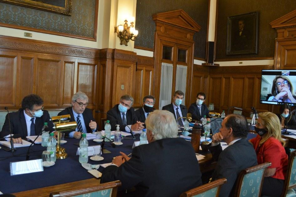 Delegación del MEF en la Comisión de Hacienda del Senado. Delegación del MEF en la Comisión de Hacienda del Senado.