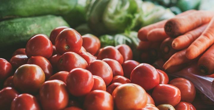 Frutas y verduras en una feria