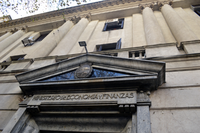 Fachada del edificio del Ministerio de Economía y Finanzas