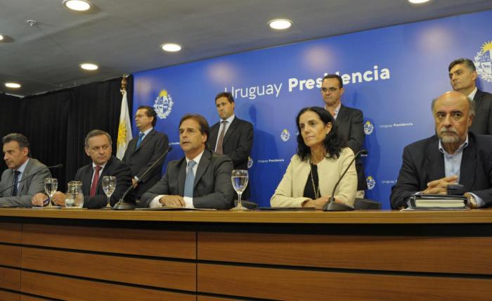 Autoridades encabezadas por el presidente Luis Lacalle Pou en la presentación de medidas sociales y económicas Presentación de medidas por la epidemia de coronavirus