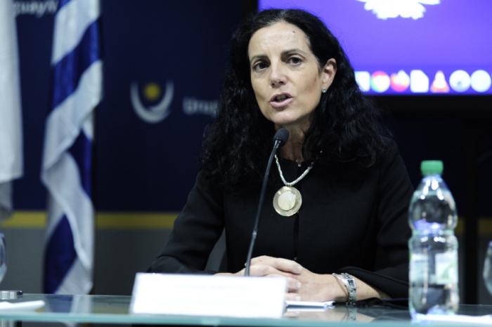 Ministra de Economía Azucena Arbeleche Adjudicación Licitación Maldonado
