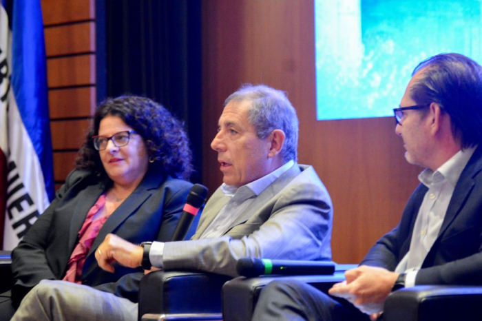 Contadora de la Nación Adriana Arosteguiberry, ministro Gabriel Oddone