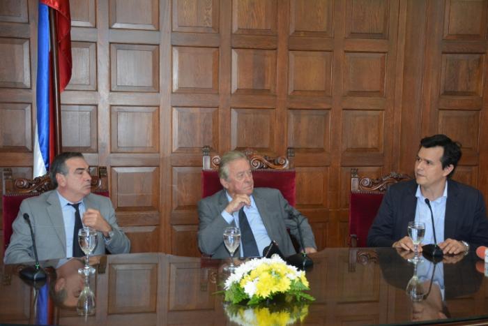 Dr. Álvaro Fuentes, ADECO , Dr. Carlos Moreira Reisch, Intendente de Colonia y Sr. Guillermo Rodríguez, Secretario Gral.