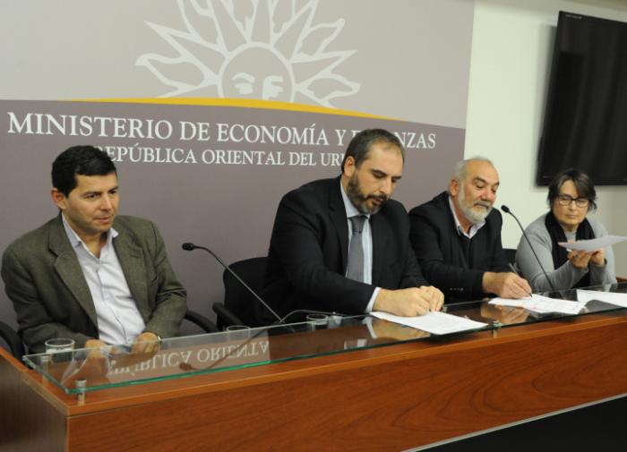 Eduardo Pereyra, Pablo Ferreri, Wilson Netto y Nilsa Pérez Acuerdo entre MEF, INEFOP y ANEP