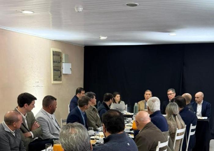 Autoridades del MEF presentaron medidas para la frontera Autoridades del MEF presentaron medidas para la frontera